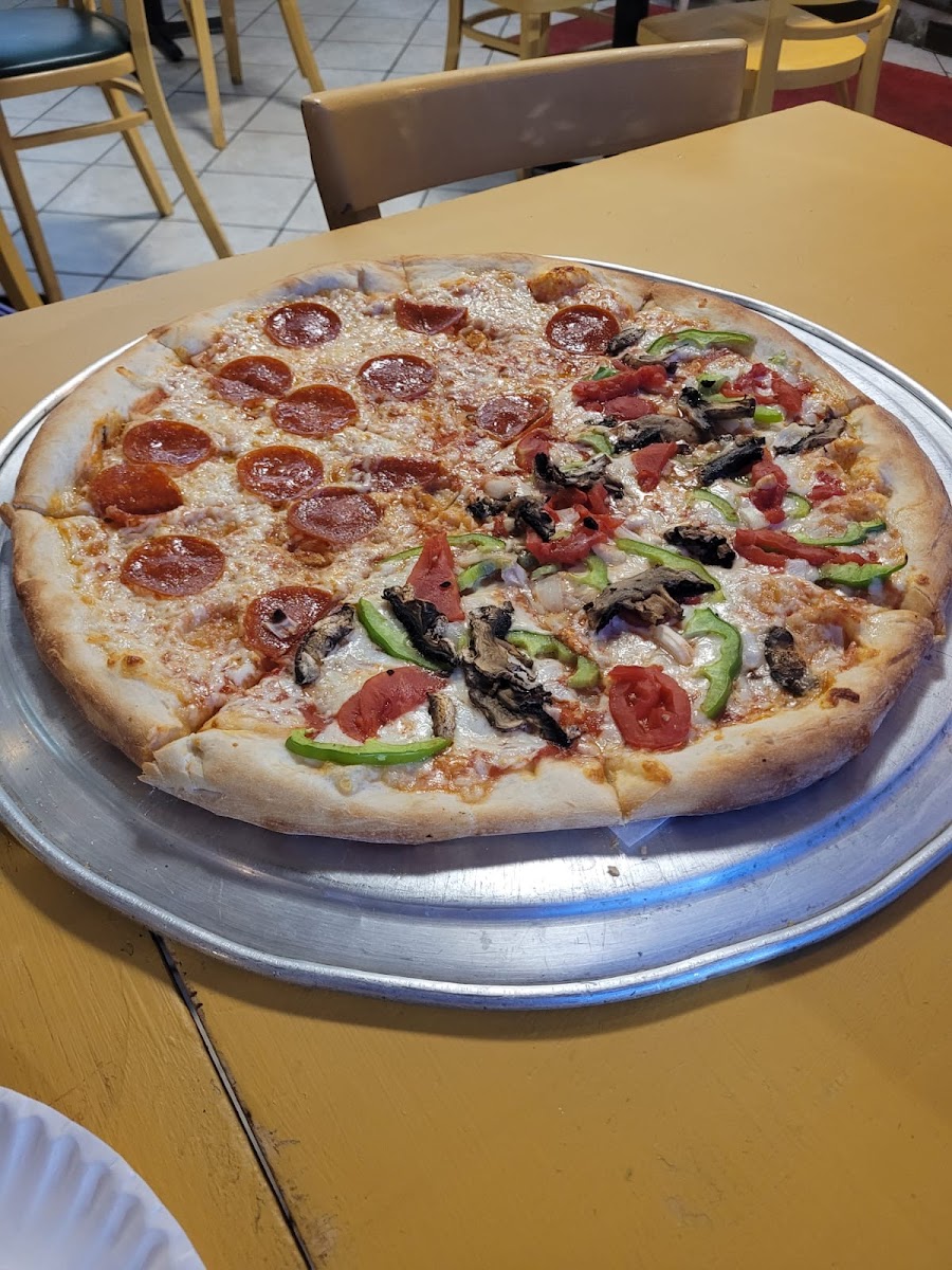 Dantes Pizza & Restaurant Photos 2